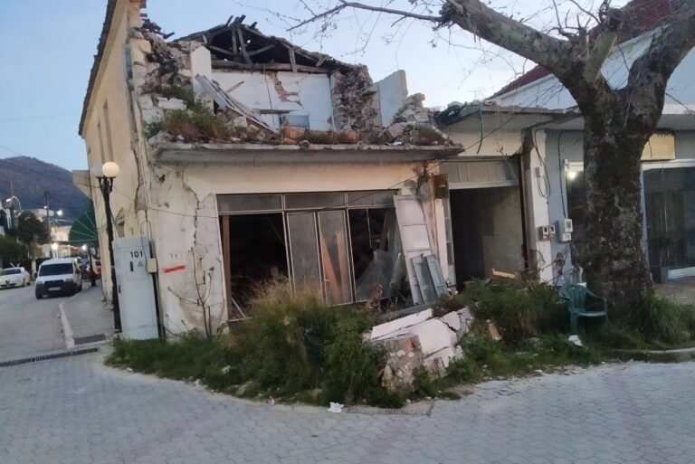 Κίνδυνος – θάνατος από ετοιμόρροπο σπίτι στο Καναλάκι