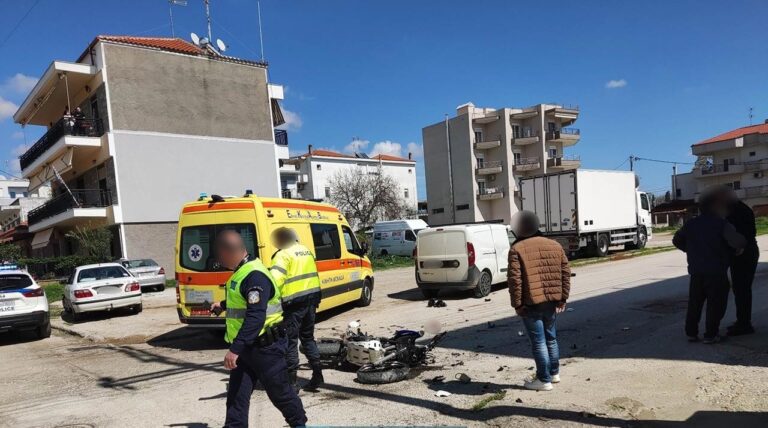 Θανατηφόρο τροχαίο: Οδηγος μοτοσικλέτα «καρφώθηκε» σε βαν και σκοτώθηκε ακαριαία.