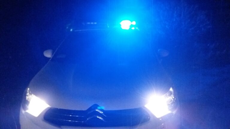 Σοκ και Θλίψη στην Πρέβεζα: 12χρονη μαθήτρια παρασύρθηκε από ΙΧ όταν κατέβηκε από το λεωφορείο