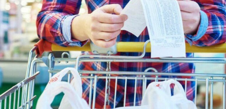 Μάχη με την ακρίβεια: Πότε θα πέσουν οι τιμές των τροφίμων