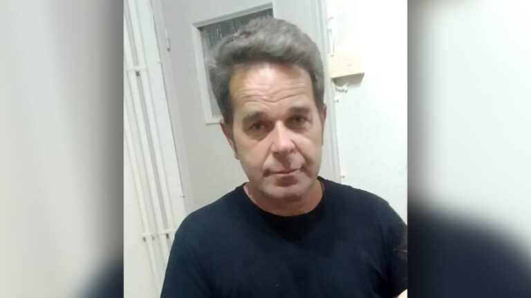 Στο νοσοκομείο ο επιχειρηματίας που έκαψε η σύζυγος – Η ζήλια, οι καβγάδες και οι θάνατοι των δύο παιδιών