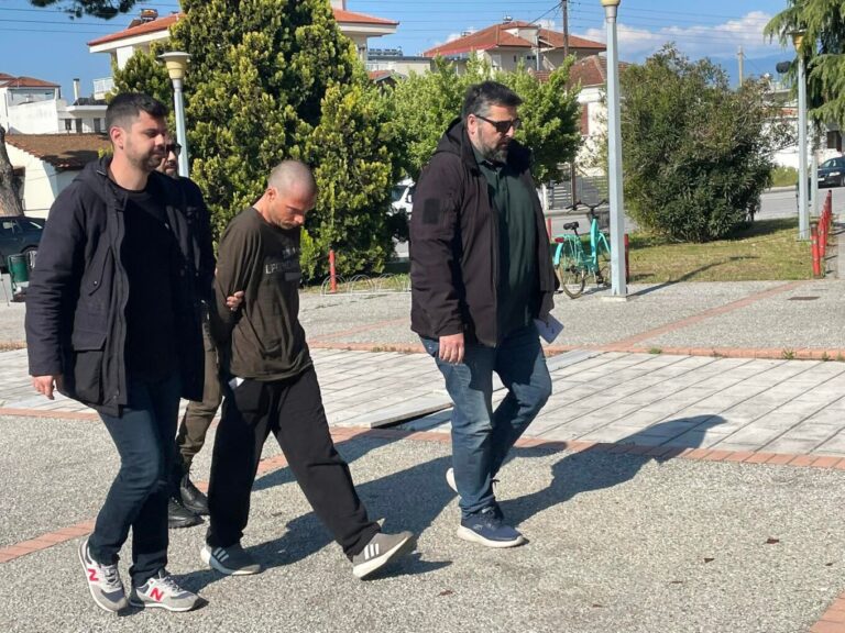 Σκότωσε την μητέρα του για να την «λυτρώσει», υποστηρίζει ο 34χρονος μητροκτόνος