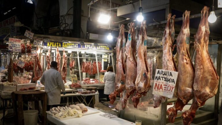 Πάσχα 2023: Στα 13 – 14 ευρώ το κιλό, από 12 – 13,5 πέρυσι τα ελληνικά αρνιά