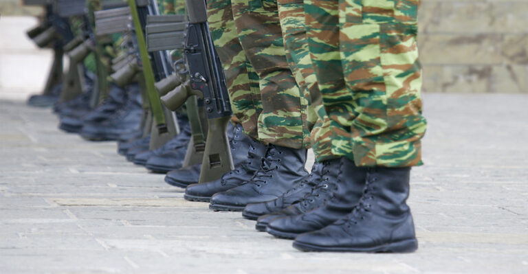 Απίστευτη υπόθεση βιασμού ανηλίκου: Στρατιωτικός βίασε 14χρονο και εκείνος τον γρονθοκόπησε