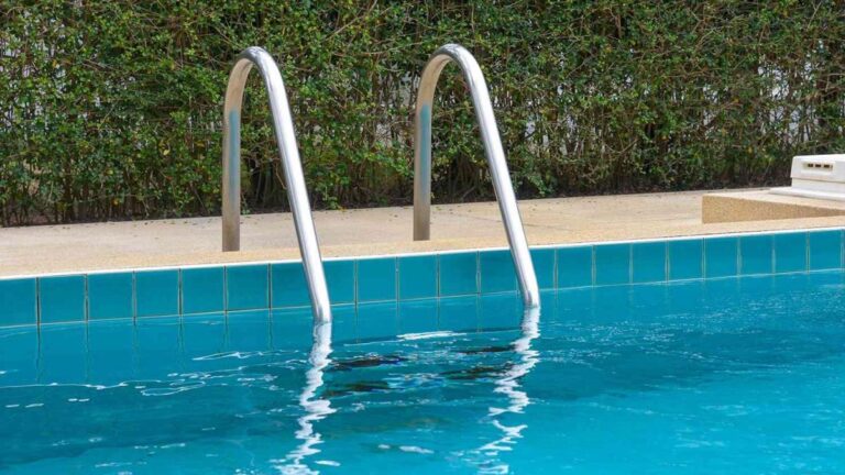 Τραγωδία στην Κεφαλονιά: Πνίγηκε σε πισίνα αγοράκι 3 ετών – Η μητέρα είδε το παιδί της να πνίγεται και δεν μπόρεσε να το βοηθήσει επειδή δεν ήξερε κολύμπι