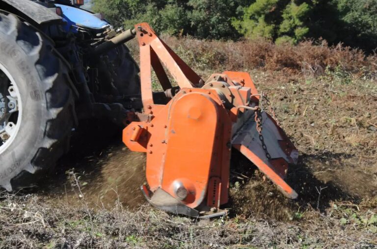 Θρήνος για τον 16χρονο που σκοτώθηκε στο χωράφι από φρέζα