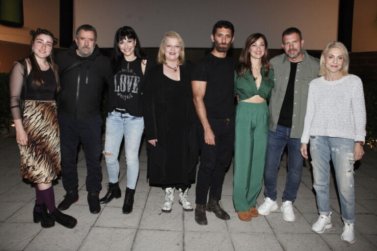 «Κάνε ότι κοιμάσαι»: Πρωταγωνιστές και καλεσμένοι στην επίσημη προβολή του φινάλε του πρώτου κύκλου