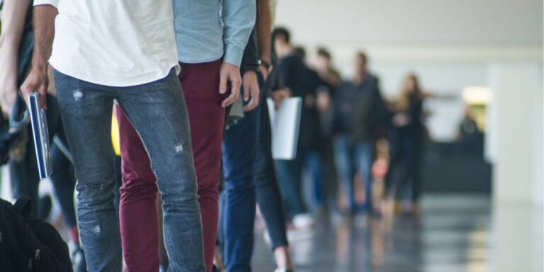 Στον πάτο της Ε.Ε. η Ελλάδα στην ανεργία των νέων ανά περιφέρεια