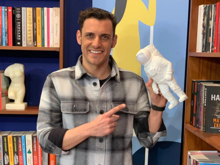 Σταύρος Σβήγκος: «Το μόνο λάθος που δεν θα ήθελα να κάνω είναι να ξεχάσω κανέναν ΦΠΑ όπως έκανα μικρός»