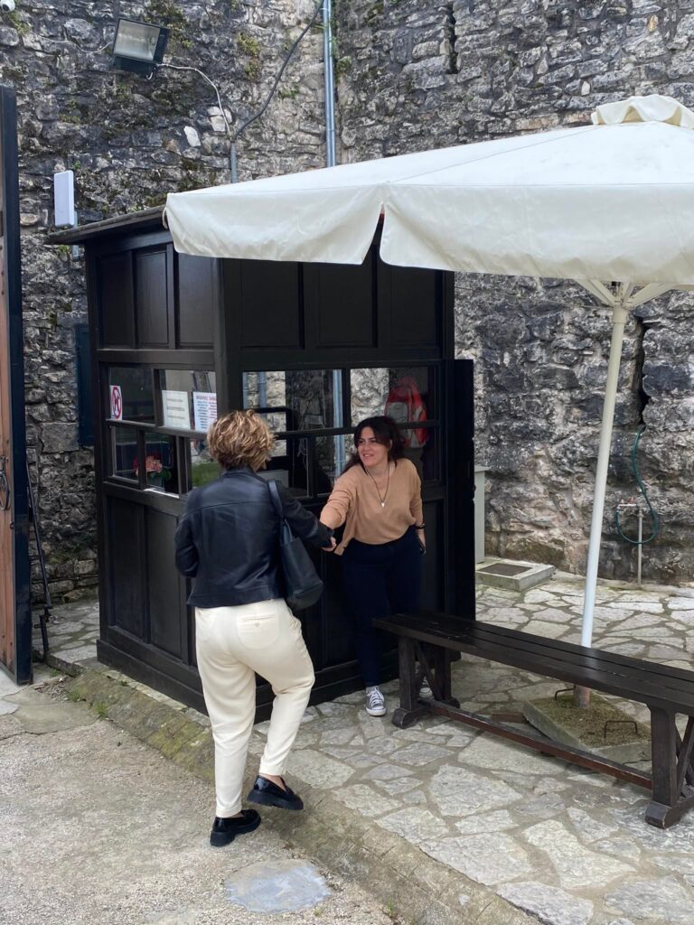 Επίσκεψη Όλγας Γεροβασίλη στην Εφορεία Αρχαιοτήτων Άρτας