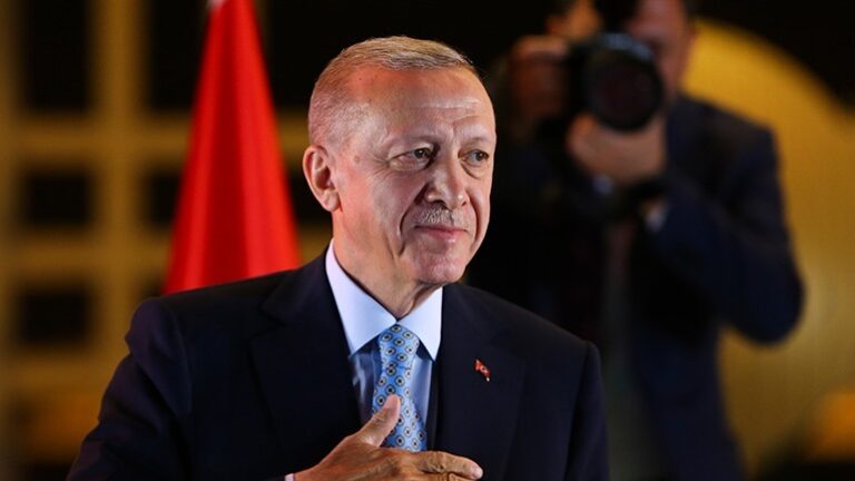 Spiegel: Υπαρκτός ο κίνδυνος τουρκικής χρεοκοπίας