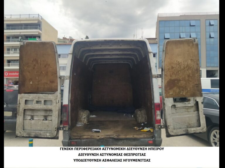 Θεσπρωτία: Μετέφεραν με φορτηγό 32 παρανομους μετανάστες –