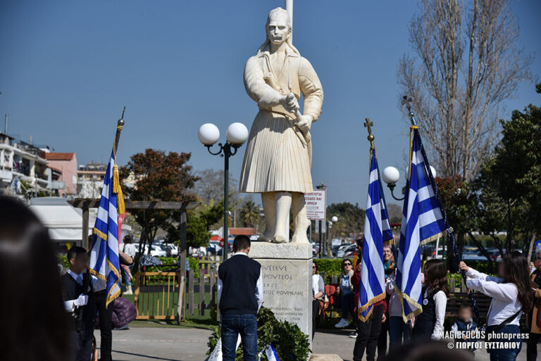 Τρολάρουν στα social τον Δήμο Πρέβεζας – Αντιδράσεις για την απόφαση τοποθέτησης προτομής δίπλα στον Ανδρούτσο στην πλατεία του