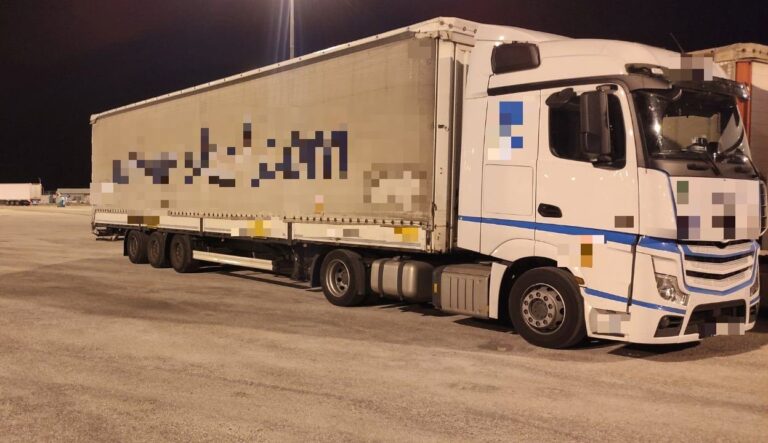 Ηγουμενίτσα: Οδηγός φορτηγού οχήματος, μετέφερε εντός του επικαθήμενου τρεις αλλοδαπούς