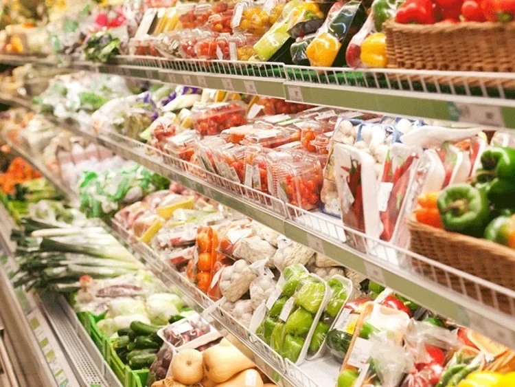 Φρούτα: Αγρότες, μεσάζοντες και έμποροι στέλνουν στα ύψη τις τιμές – Αυξήσεις έως 84,6% στη χονδρική