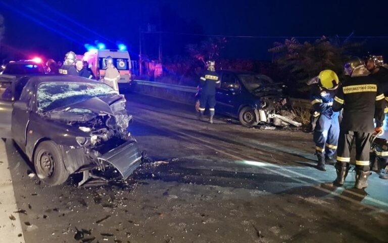 Με αίμα βάφτηκε η άσφαλτος: Τραγωδία με έναν νεκρό και πέντε τραυματίες μετά από σφοδρή σύγκρουση δύο ΙΧ