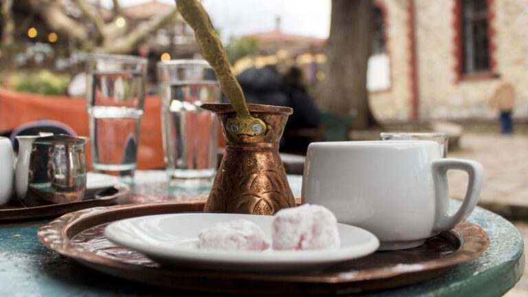 Άσχημο παιχνίδι της μοίρας για 65χρονο: Πήγε στο καφενείο με την παρέα του να πιει καφέ και πέθανε