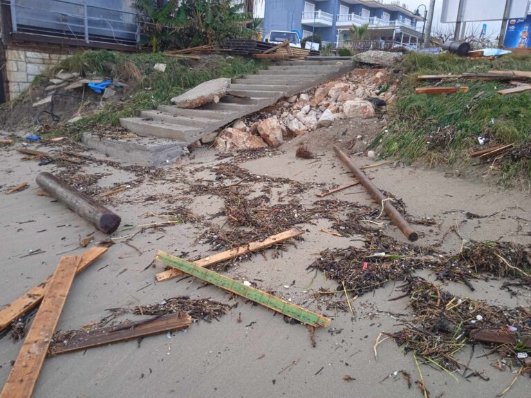 Ισχυροί άνεμοι και βροχή έπληξαν την παραλιακή ζώνη της Πρέβεζας