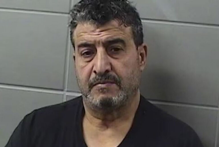 Πατέρας σε κατάσταση αμόκ σκότωσε τις τρεις κόρες του και την σύζυγο