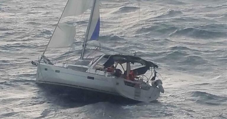Πρέβεζα: Προσάραξη ιστιοφόρου στον Όρμο του Οδυσσέα – Σώοι οι δύο επιβαίνοντες