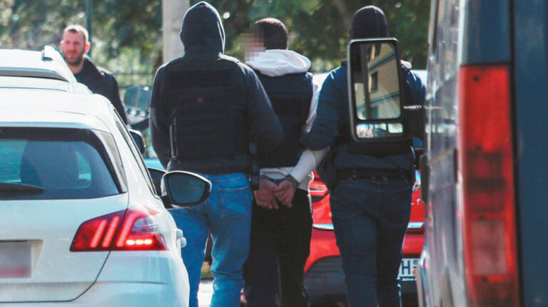 Greek Mafia: Βρήκαν λογαριασμούς, θυρίδες και ακίνητα – Οι αρχές εντόπισαν δεκάδες εκατομμύρια σε ξένη τράπεζα που λειτουργεί στην Αθήνα