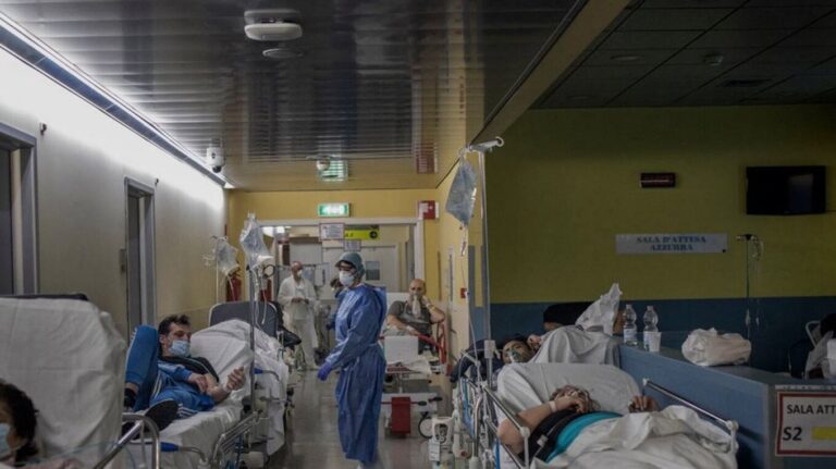 «Η χειρότερη εποχική γρίπη των τελευταίων 20 ετών» πιέζει τα νοσοκομεία στην Ιταλία