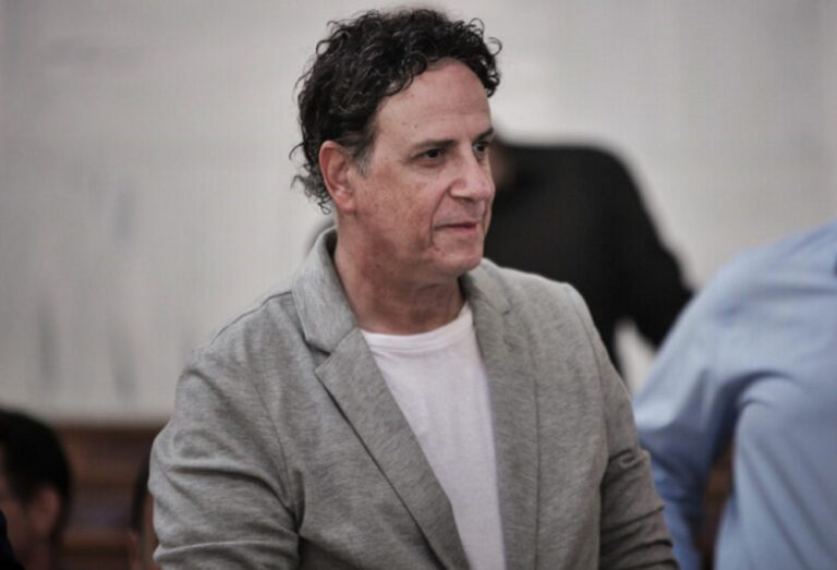 Χάρης Ρώμας: «Ανακάλυψα ότι η πρώην σχέση μου μένει στο Χαλάνδρι και ελπίζω να με ψήφισε!»