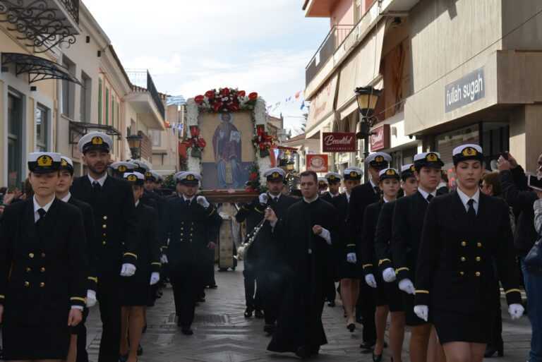 Με τη Θεία Λειτουργία και την λιτάνευση της Ιερής Εικόνας του Αγίου Χαραλάμπους κορυφώθηκαν οι εκδηλώσεις για τον εορτασμό του Πολιούχου της Πρέβεζας