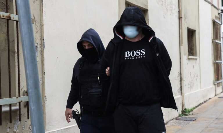 Στη φυλακή ο 39χρονος που πυροβόλησε και σκότωσε την 29χρονη σύντροφό του – Με κλάματα η απολογία του