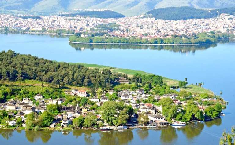 Πλήγμα ο αποκλεισμός των Ιωαννίνων από τα προγράμματα του τουρισμού!