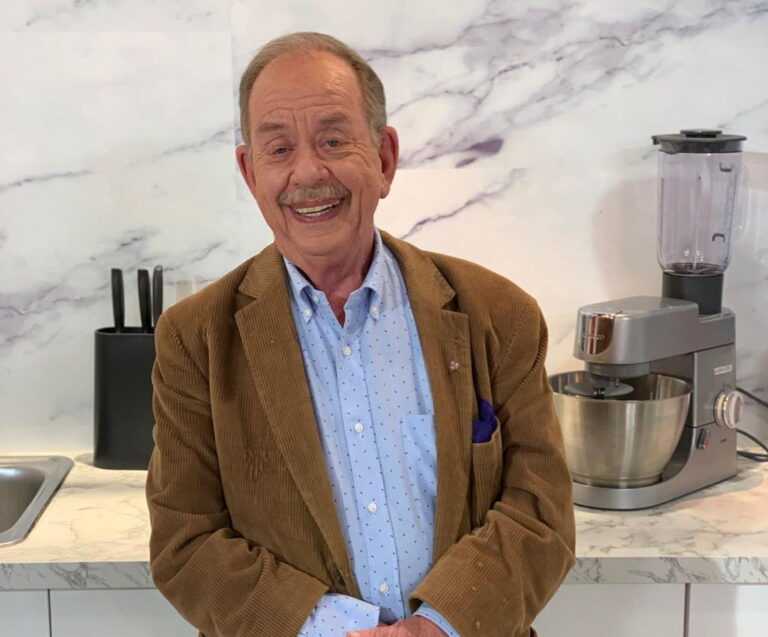 Ηλίας Μαμαλάκης: Με τι πιάτο θα κατακτούσε μια γυναίκα, αν ήταν 20 χρονών;