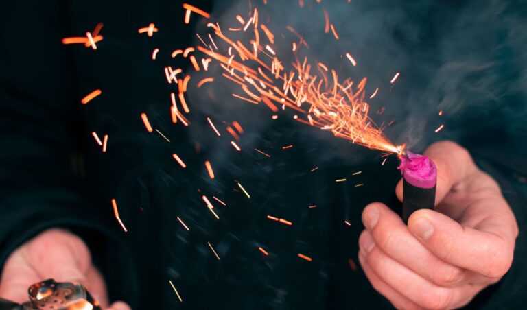 Νέο περιστατικό με βεγγαλικά: 17χρονος ακρωτηριάστηκε σε τρία δάχτυλα