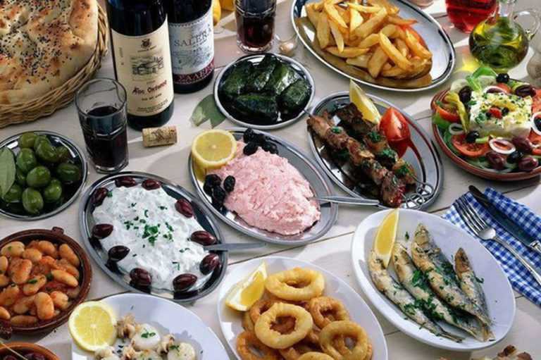 Στα ύψη οι τιμές στα Σαρακοστιανά – Ακριβότερος φέτος ο χαλβάς και η λαγάνα