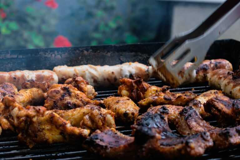 Τσικνοπέμπτη στη σκιά της ακρίβειας: Άνοδος των τιμών του κρέατος κατά 25%