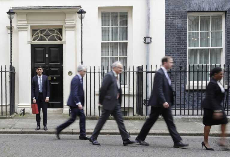 Σε προεκλογική περίοδο η Βρετανία – Με τις εκλογές του Ιουλίου θα μπει τέλος «στο χάος», λέει ο ηγέτης των Εργατικών