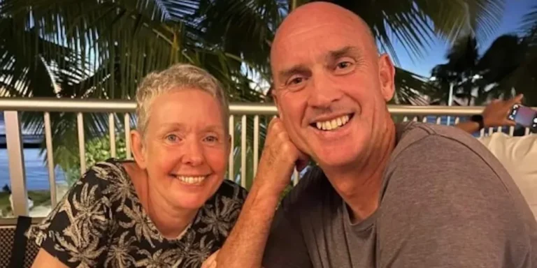 Ραγίζει «καρδιές»: Καρκινοπαθής έκανε ευθανασία σε παραλία με όλη της την οικογένεια και τους φίλους της στο πλευρό της