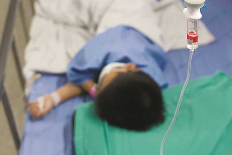 Ιωάννινα: Στην εντατική μονάδα με κρανιοεγκεφαλικές κακώσεις 7χρονος που έπεσε με το ποδήλατό του πάνω σε τοίχο