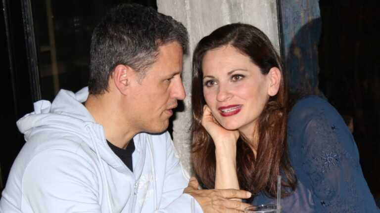 Γρηγόρης Πετράκος – Θεοφανία Παπαθωμά: Ζουν μαζί μετά τον χωρισμό τους – Είμαστε μια φυσιολογική οικογένεια, είπε ο τραγουδιστής σε συνέντευξή του