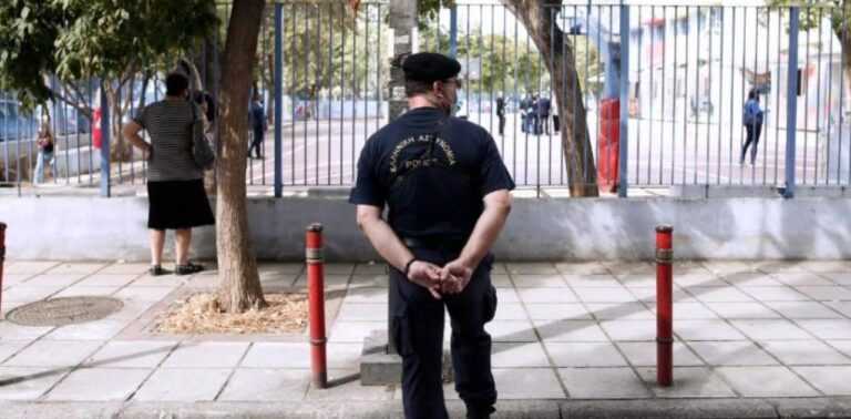 Σοκ: 77χρονος σάτυρος αυνανιζόταν έξω από σχολείο!