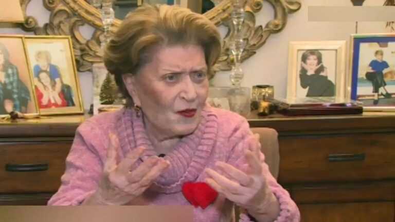 Βάσια Τριφύλλη για το χασμουρητό της Μαρίνας Σάττι: «Δεν βρέθηκε ένας χριστιανός να της δώσει μια μπούφλα;»