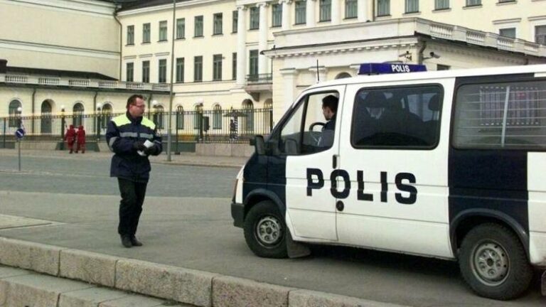 Σοκ: 34χρονος μαχαίρωσε 12χρονο παιδί μέσα σε εμπορικό κέντρο!