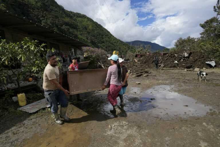 20 νεκροί σε Ελ Σαλβαδόρ, Γουατεμάλα και Ισημερινό εξαιτίας κύματος κακοκαιρίας – Χιλιάδες πληγέντες από τις πλημμύρες και τις κατολισθήσεις
