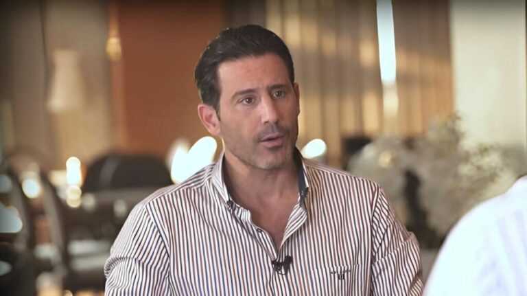 Απίστευτη εξομολόγηση από τον Λευτέρη Ελευθερίου: «Ξεκίνησα ως βοηθός εικονολήπτη στον Παπαδάκη – Ήταν…»