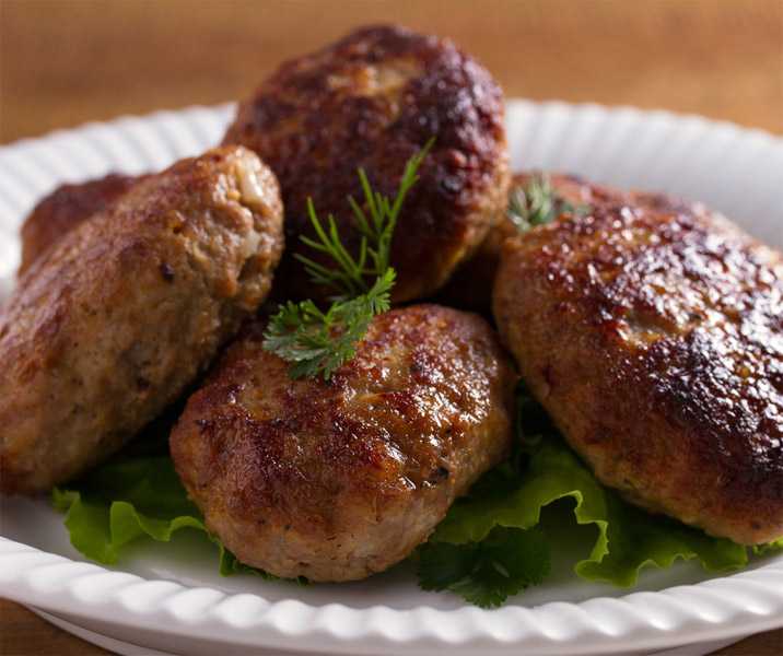 Πεντανόστιμη Συνταγή για Αφράτα Μπιφτέκια: Γρήγορα και Εύκολα με τον Κατάλληλο Κιμά