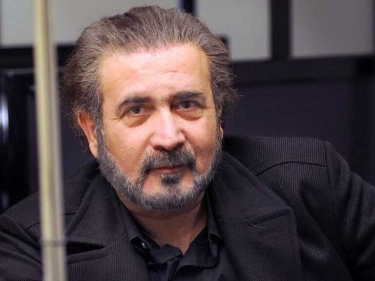 Με νέα κωμική σειρά και το Αλ Τσαντίρι Νιουζ του επιστρέφει στην τηλεόραση Λάκης Λαζόπουλους