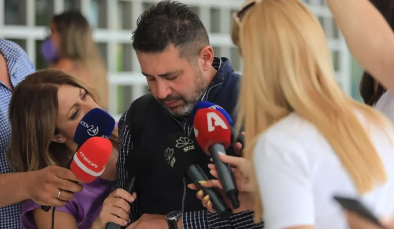 «Οργή στον Άρειο Πάγο: Ο πατέρας του 19χρονου που σκοτώθηκε σε λούνα παρκ μιλά για το «σάπιο σύστημα»»