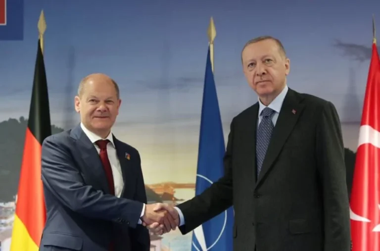 Γερμανία και Τουρκία σε συμφωνία για απελάσεις μεταναστών μετά το κλείσιμο των γερμανικών συνόρων