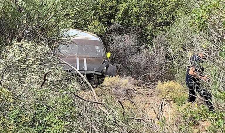 Τραγωδία: ΙΧ εξετράπη της πορείας του κι έπεσε σε γκρεμό – Νεκρός ο 75χρονος οδηγός