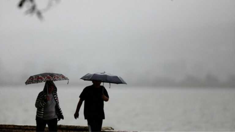 Έρχονται Καταιγίδες και Χαμηλές Θερμοκρασίες: Αλλαγές στον Καιρό