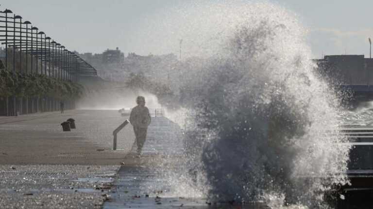 Επιδείνωση του Καιρού: Η Κακοκαιρία «Κασσάνδρα» Ετοιμάζεται να Σαρώσει την Ελλάδα με Καταιγίδες